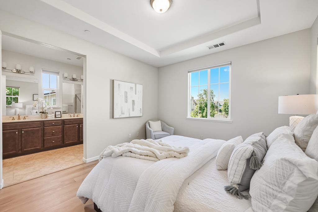 Detail Gallery Image 23 of 35 For 146 English Rose Cir, Campbell,  CA 95008 - 3 Beds | 2/1 Baths