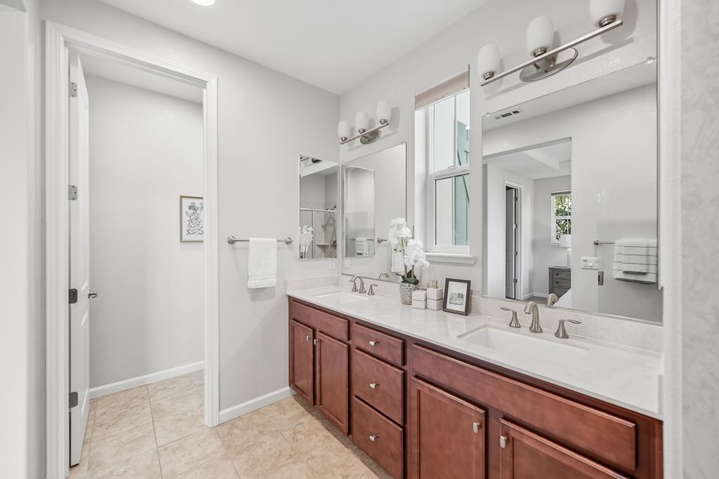 Detail Gallery Image 27 of 35 For 146 English Rose Cir, Campbell,  CA 95008 - 3 Beds | 2/1 Baths