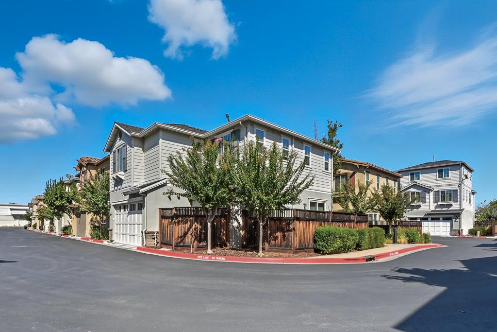 Detail Gallery Image 35 of 35 For 146 English Rose Cir, Campbell,  CA 95008 - 3 Beds | 2/1 Baths