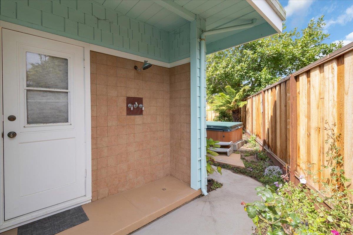 Detail Gallery Image 36 of 38 For 511 Cliff Dr, Aptos,  CA 95003 - 4 Beds | 3 Baths