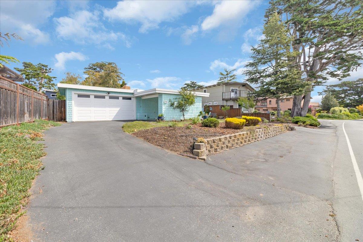 Detail Gallery Image 5 of 38 For 511 Cliff Dr, Aptos,  CA 95003 - 4 Beds | 3 Baths