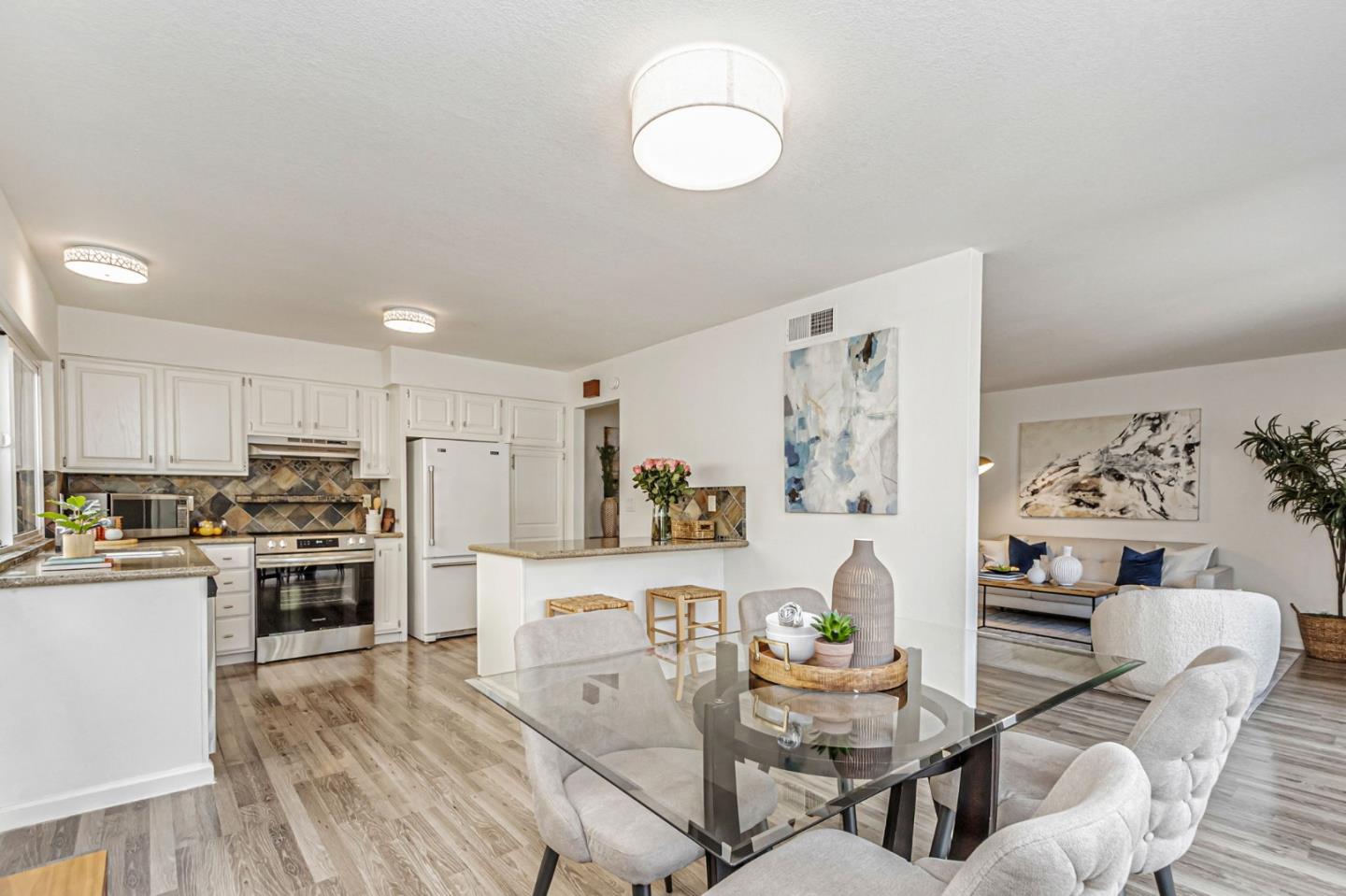 Detail Gallery Image 15 of 32 For 401 Henderson Dr, San Jose,  CA 95123 - 4 Beds | 2 Baths