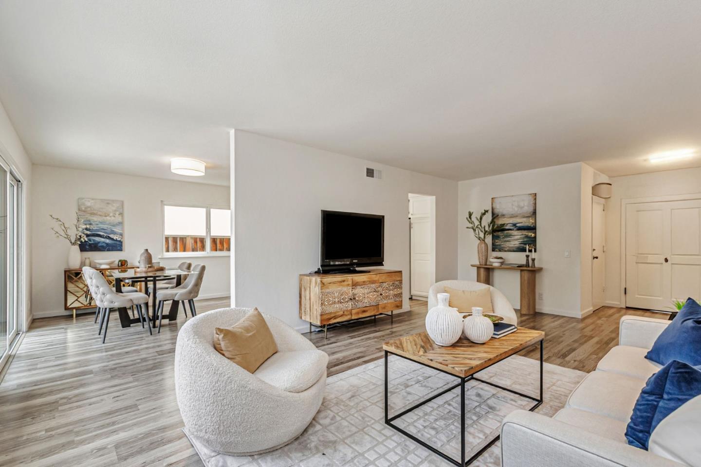 Detail Gallery Image 8 of 32 For 401 Henderson Dr, San Jose,  CA 95123 - 4 Beds | 2 Baths