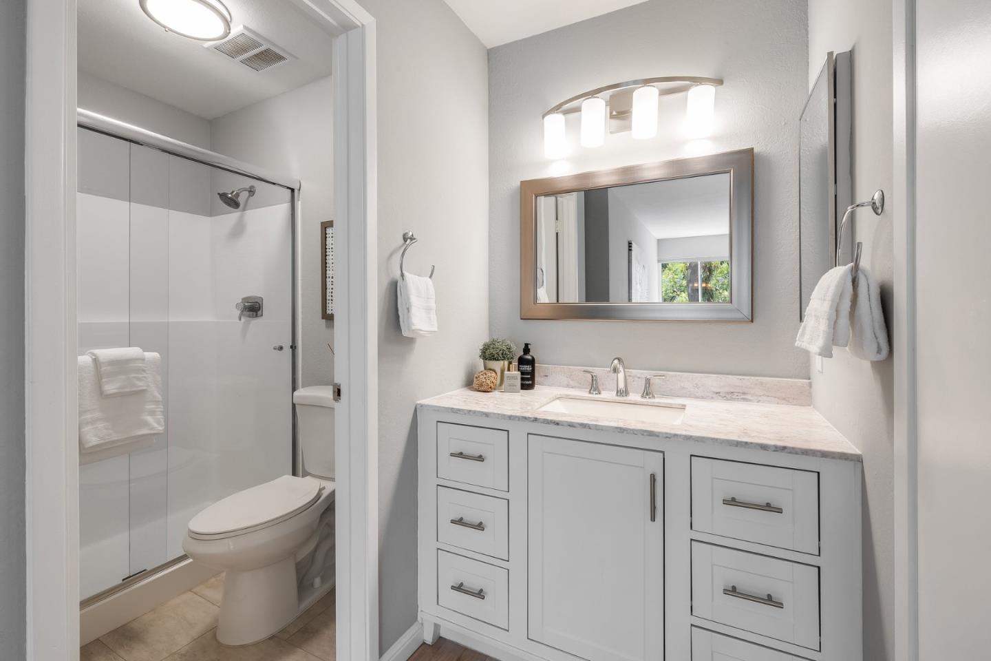 Detail Gallery Image 23 of 33 For 1017 Shell Blvd #12,  Foster City,  CA 94404 - 3 Beds | 2 Baths