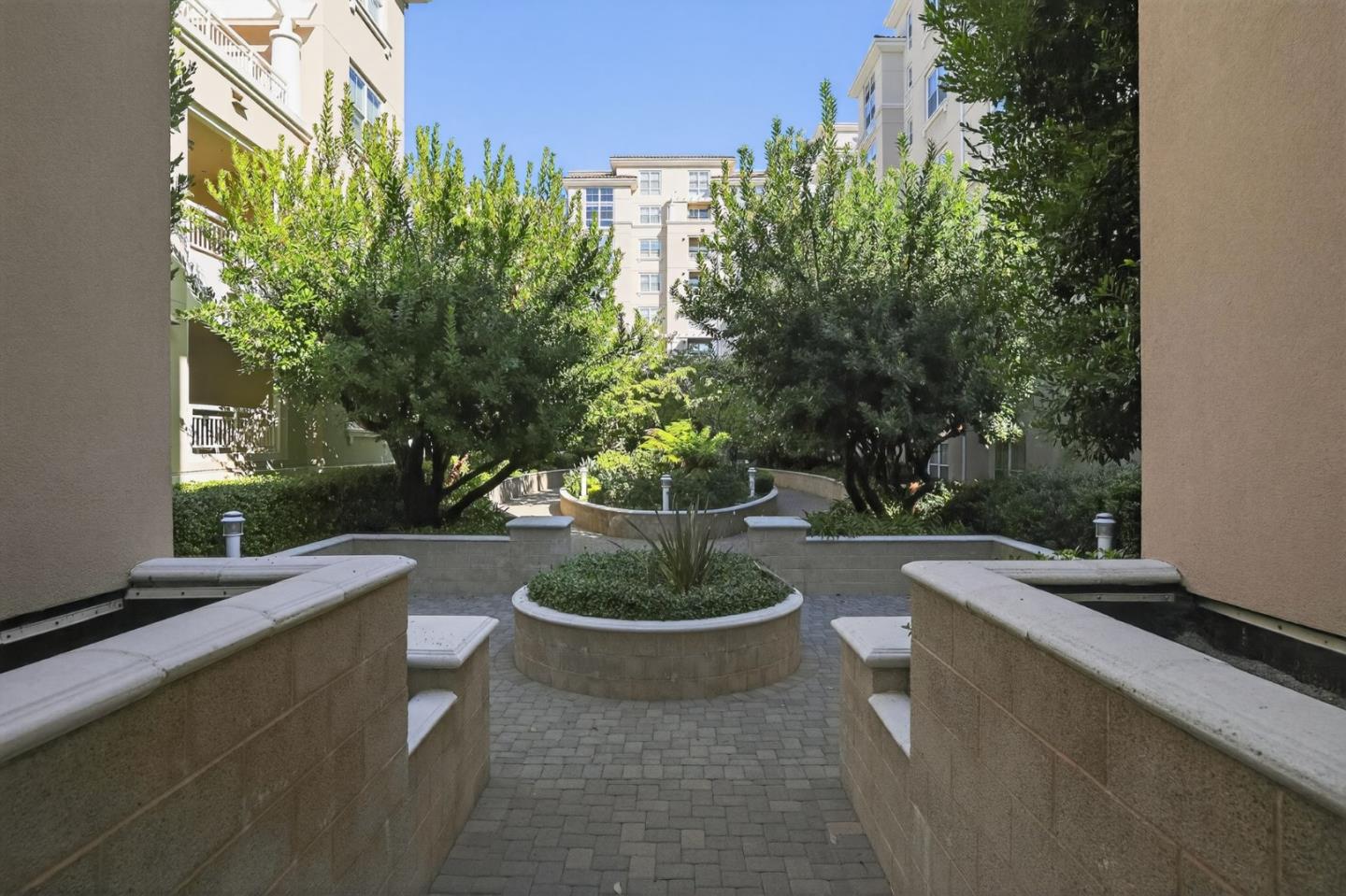 Detail Gallery Image 11 of 29 For 20488 Stevens Creek Blvd #2102,  Cupertino,  CA 95014 - 1 Beds | 1 Baths