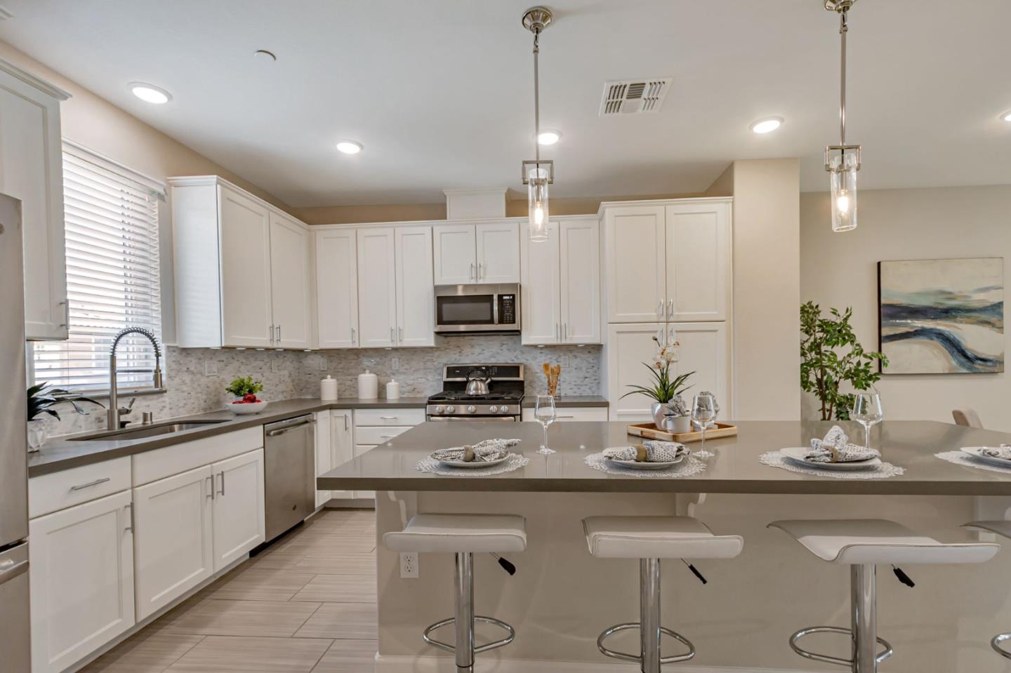 Detail Gallery Image 13 of 38 For 350 Hearst Dr, Milpitas,  CA 95035 - 3 Beds | 3/1 Baths