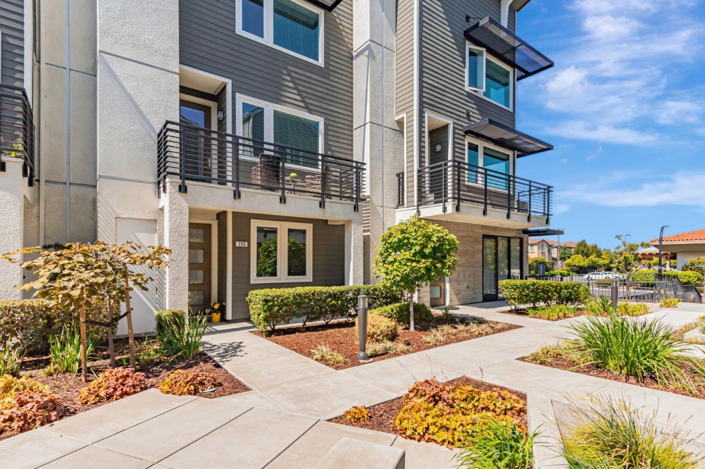 Detail Gallery Image 3 of 38 For 350 Hearst Dr, Milpitas,  CA 95035 - 3 Beds | 3/1 Baths