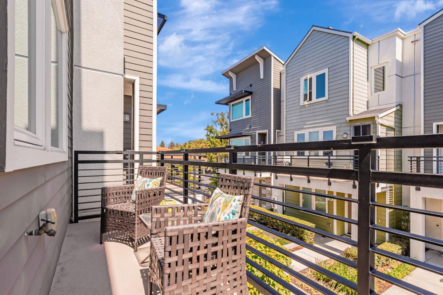 Detail Gallery Image 33 of 38 For 350 Hearst Dr, Milpitas,  CA 95035 - 3 Beds | 3/1 Baths