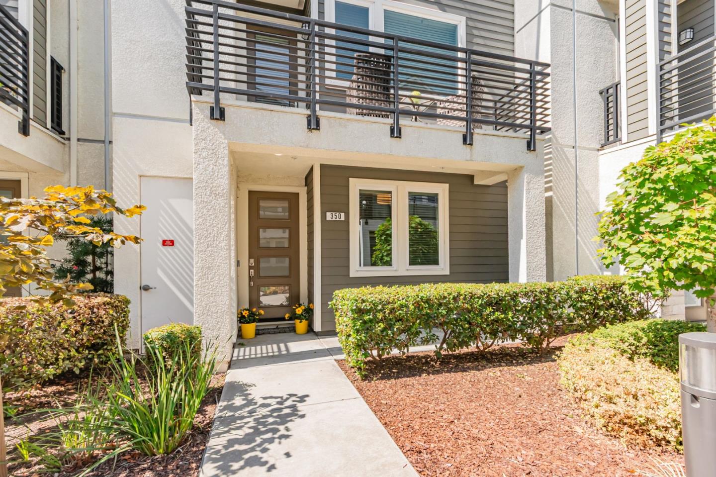 Detail Gallery Image 4 of 38 For 350 Hearst Dr, Milpitas,  CA 95035 - 3 Beds | 3/1 Baths