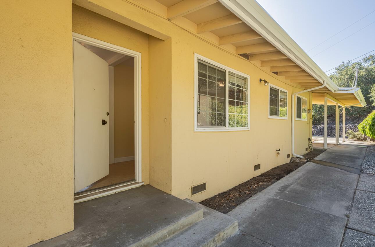 Detail Gallery Image 13 of 43 For 399 Laurel Ln, Salinas,  CA 93908 - 3 Beds | 2 Baths