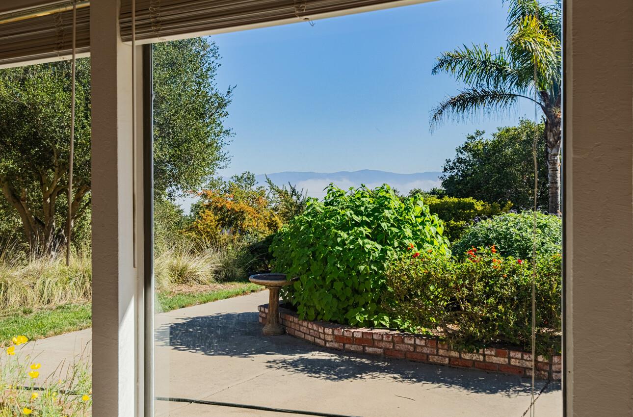 Detail Gallery Image 16 of 43 For 399 Laurel Ln, Salinas,  CA 93908 - 3 Beds | 2 Baths