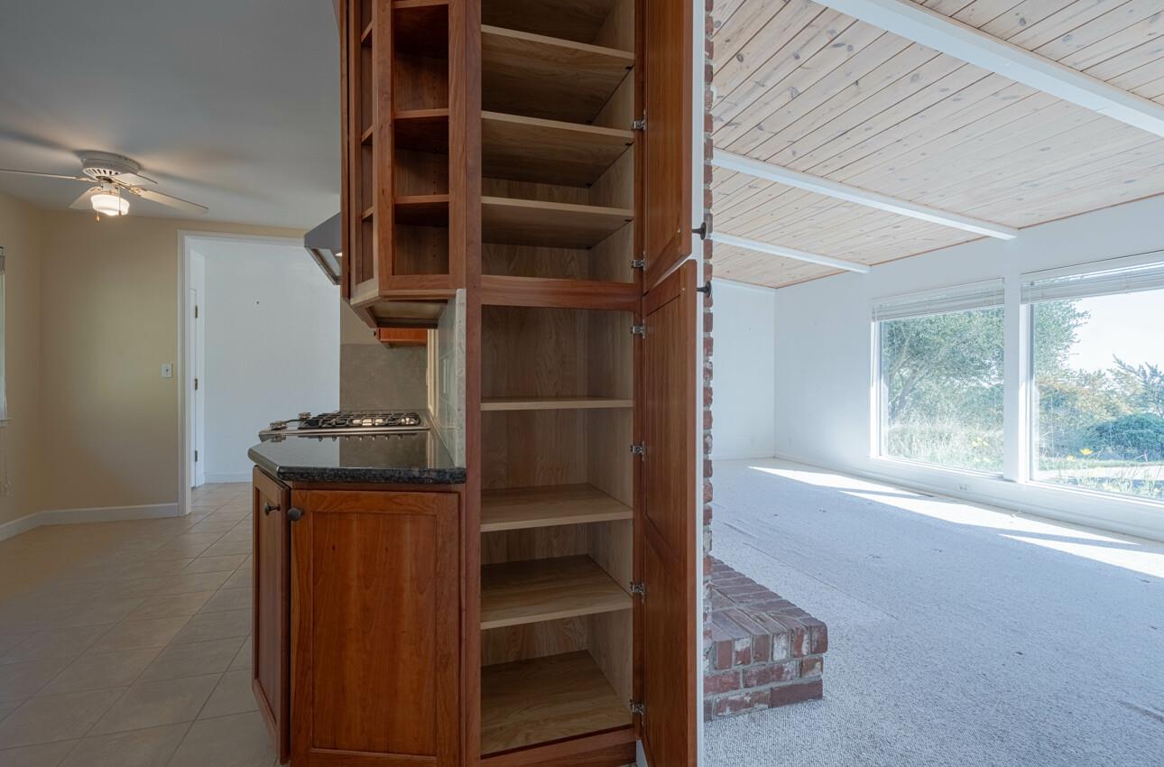 Detail Gallery Image 22 of 43 For 399 Laurel Ln, Salinas,  CA 93908 - 3 Beds | 2 Baths