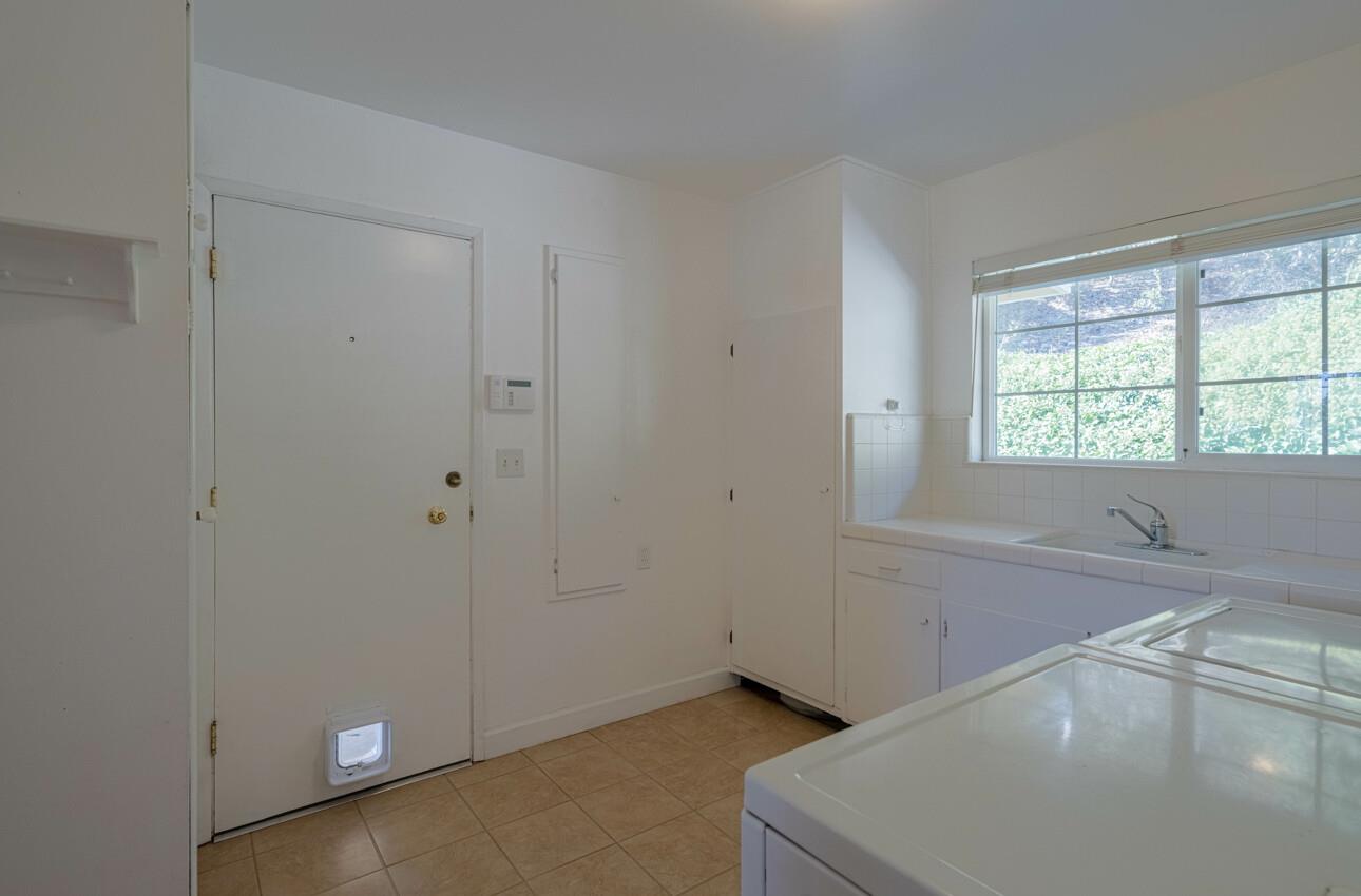 Detail Gallery Image 34 of 43 For 399 Laurel Ln, Salinas,  CA 93908 - 3 Beds | 2 Baths