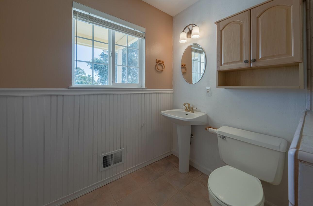 Detail Gallery Image 36 of 43 For 399 Laurel Ln, Salinas,  CA 93908 - 3 Beds | 2 Baths