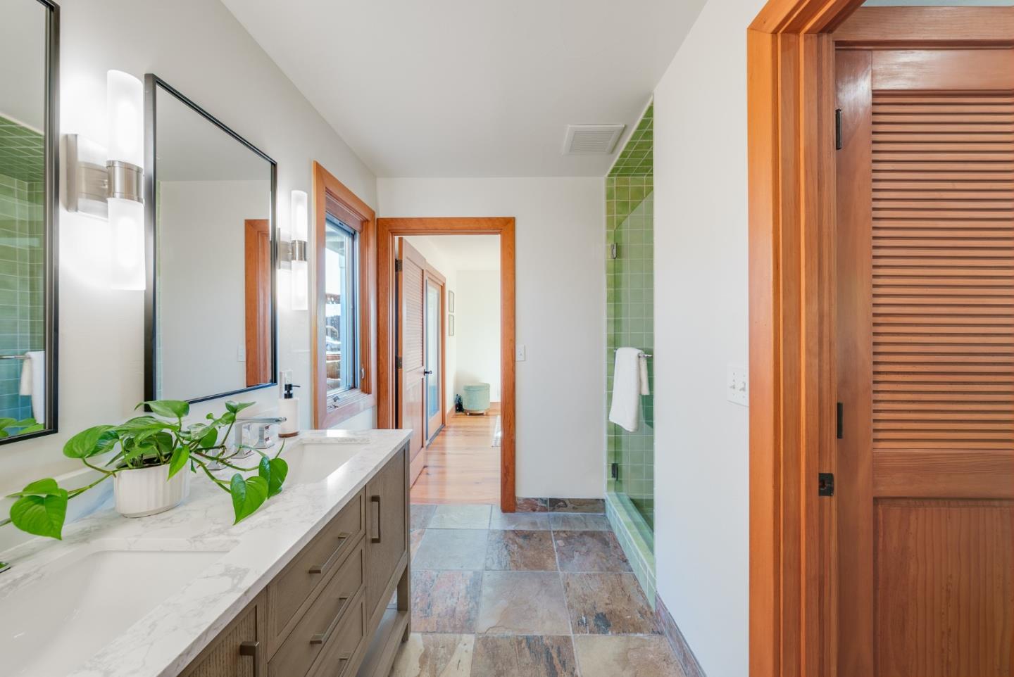 Detail Gallery Image 12 of 61 For 325 Kingsbury Dr, Aptos,  CA 95003 - 3 Beds | 2/1 Baths