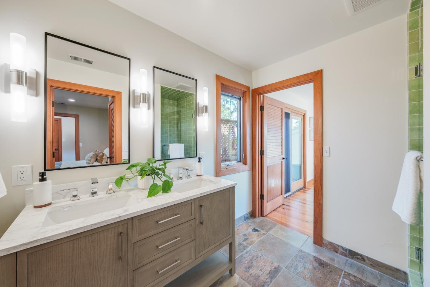 Detail Gallery Image 13 of 61 For 325 Kingsbury Dr, Aptos,  CA 95003 - 3 Beds | 2/1 Baths