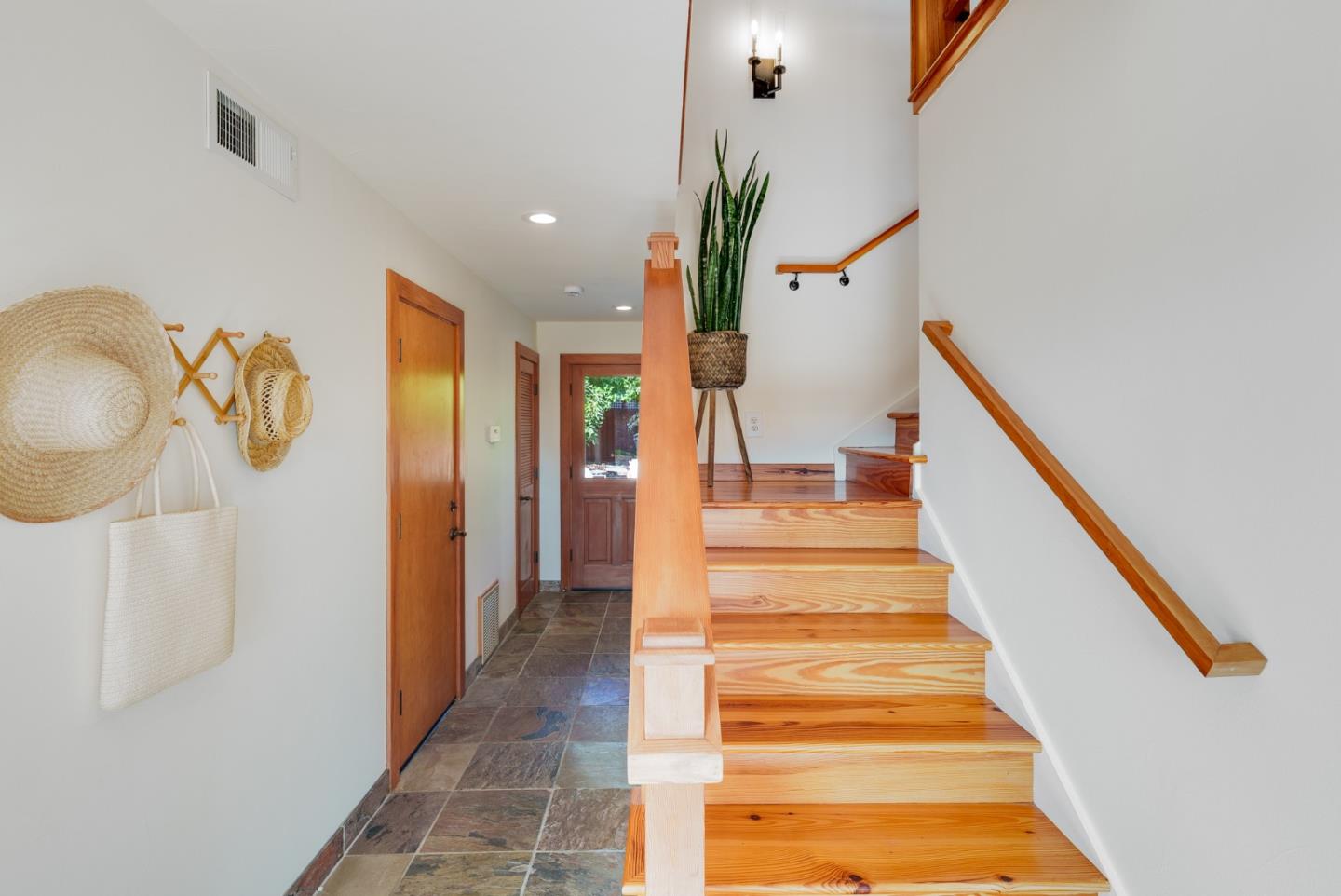 Detail Gallery Image 17 of 61 For 325 Kingsbury Dr, Aptos,  CA 95003 - 3 Beds | 2/1 Baths