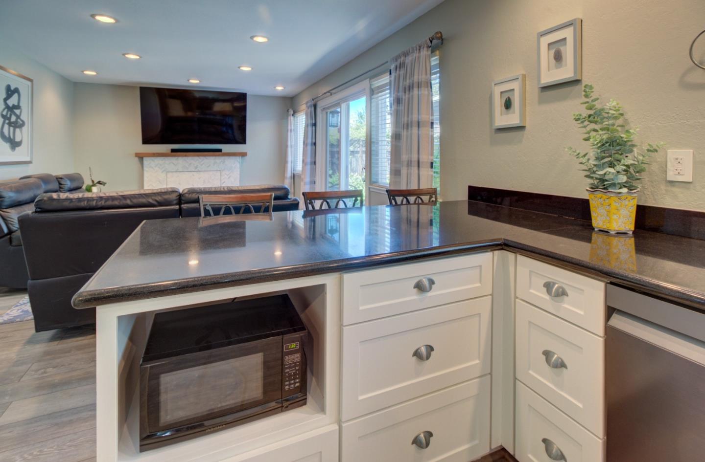 Detail Gallery Image 11 of 39 For 15120 Venetian Way, Morgan Hill,  CA 95037 - 4 Beds | 3 Baths