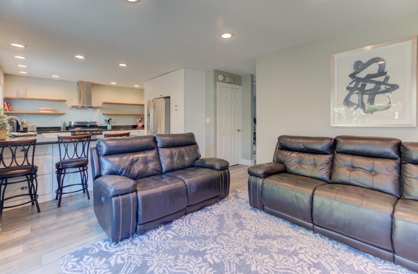 Detail Gallery Image 14 of 39 For 15120 Venetian Way, Morgan Hill,  CA 95037 - 4 Beds | 3 Baths