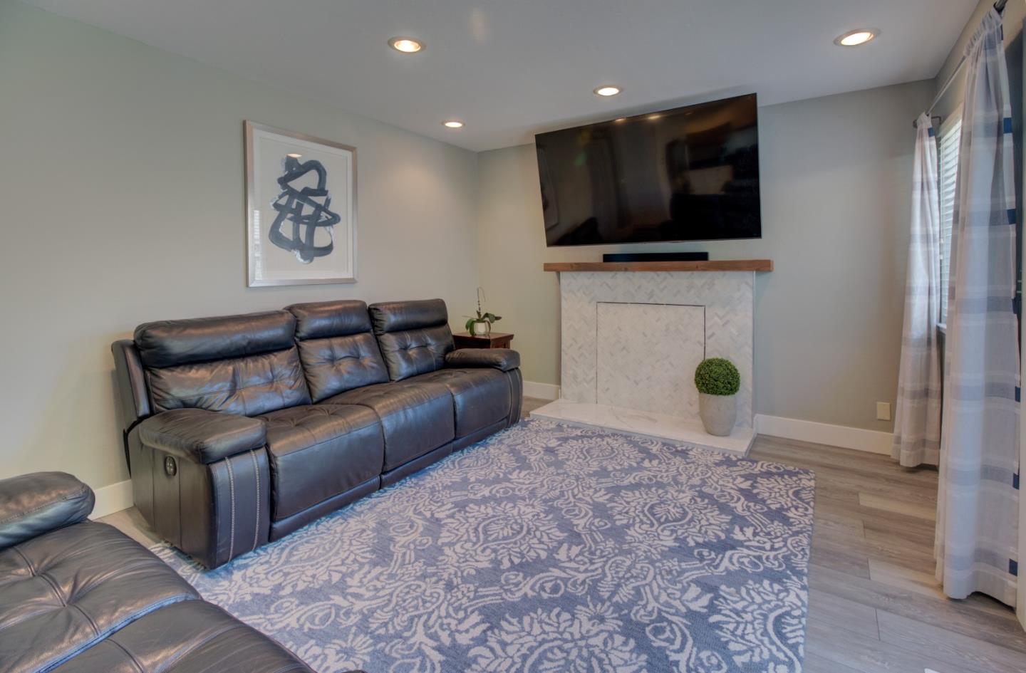 Detail Gallery Image 15 of 39 For 15120 Venetian Way, Morgan Hill,  CA 95037 - 4 Beds | 3 Baths