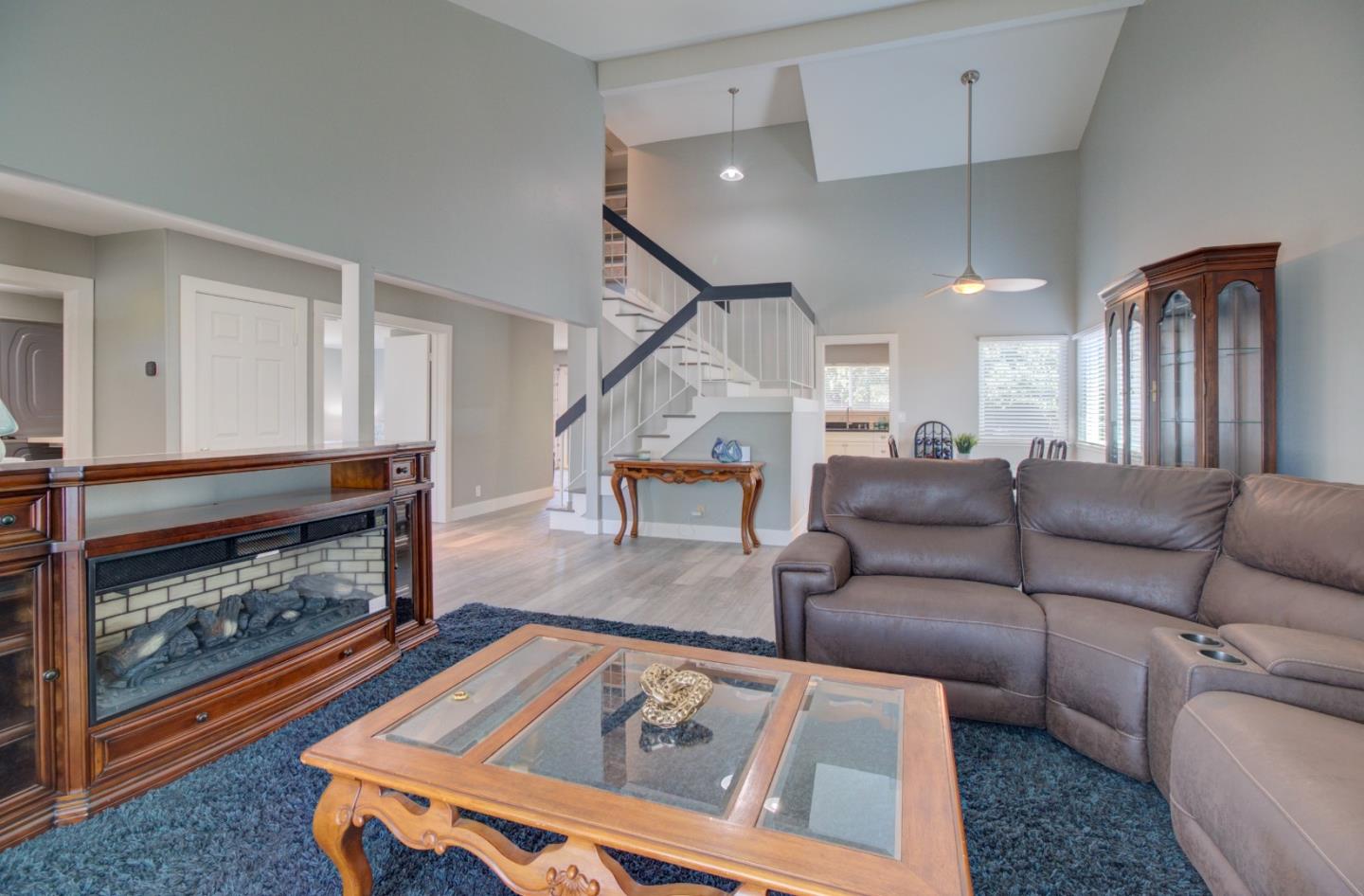 Detail Gallery Image 20 of 39 For 15120 Venetian Way, Morgan Hill,  CA 95037 - 4 Beds | 3 Baths