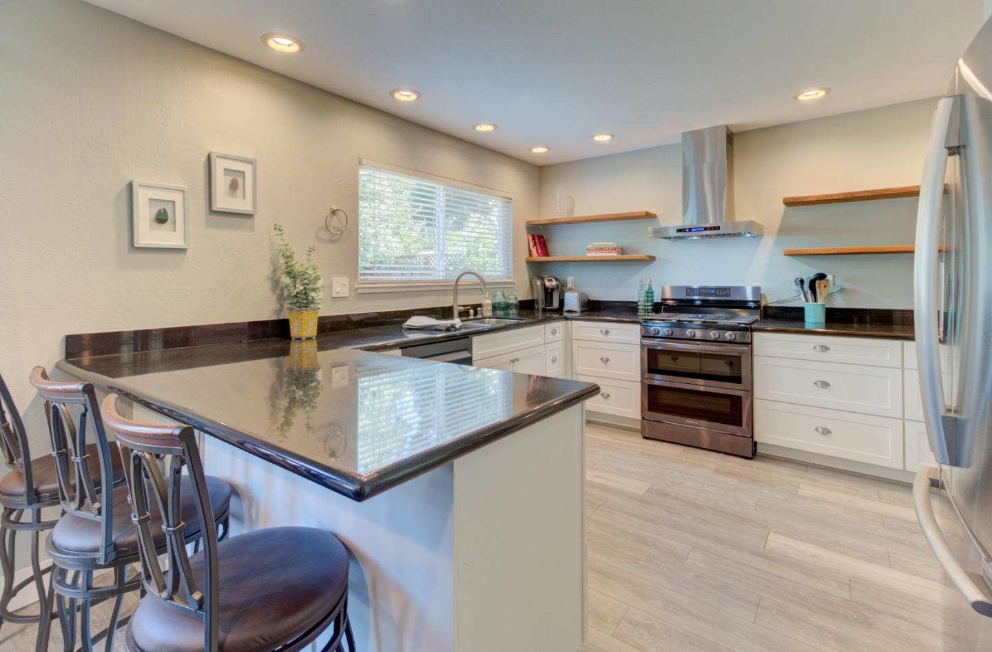 Detail Gallery Image 7 of 39 For 15120 Venetian Way, Morgan Hill,  CA 95037 - 4 Beds | 3 Baths