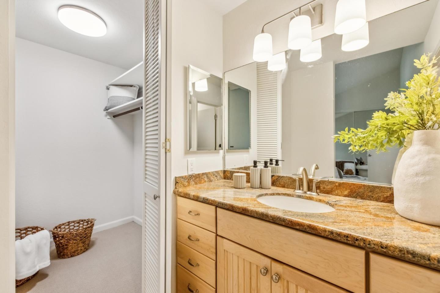 Detail Gallery Image 27 of 57 For 1963 Rock St #4,  Mountain View,  CA 94043 - 3 Beds | 3 Baths