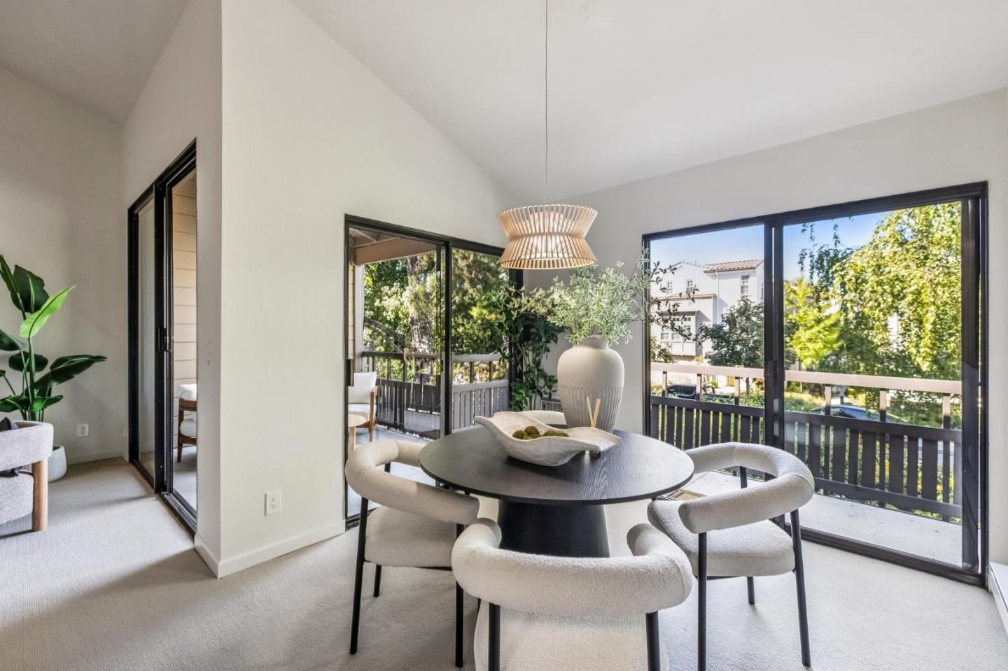 Detail Gallery Image 7 of 57 For 1963 Rock St #4,  Mountain View,  CA 94043 - 3 Beds | 3 Baths