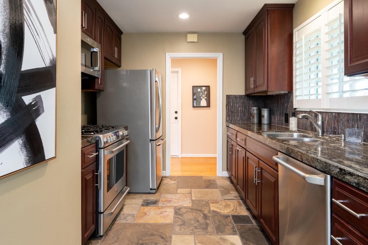 Detail Gallery Image 10 of 28 For 695 Cupples Ct, Santa Clara,  CA 95051 - 3 Beds | 2 Baths