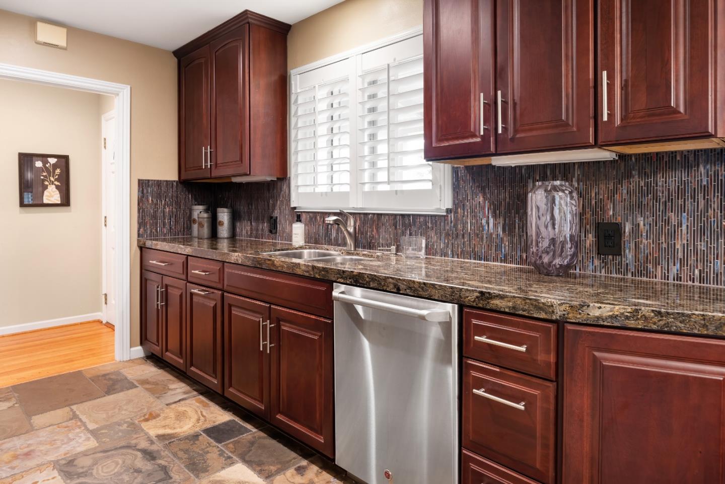 Detail Gallery Image 8 of 28 For 695 Cupples Ct, Santa Clara,  CA 95051 - 3 Beds | 2 Baths