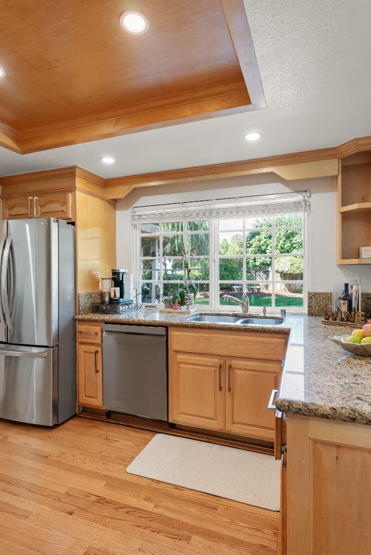 Detail Gallery Image 18 of 61 For 5274 Sunny Orchard Ln, San Jose,  CA 95135 - 4 Beds | 2/1 Baths