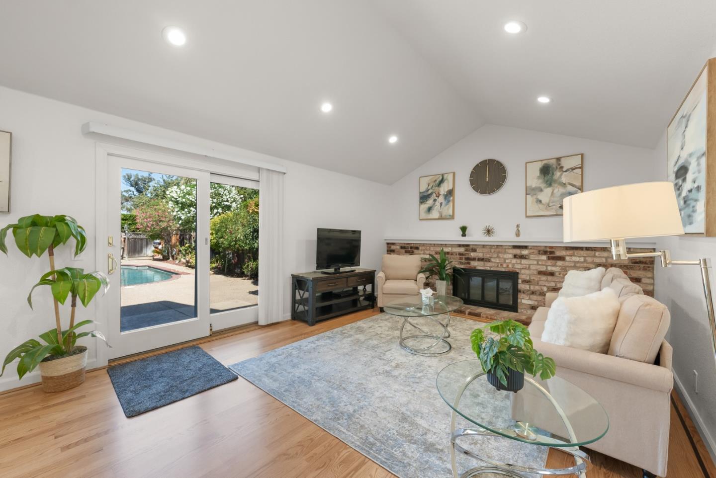 Detail Gallery Image 21 of 61 For 5274 Sunny Orchard Ln, San Jose,  CA 95135 - 4 Beds | 2/1 Baths