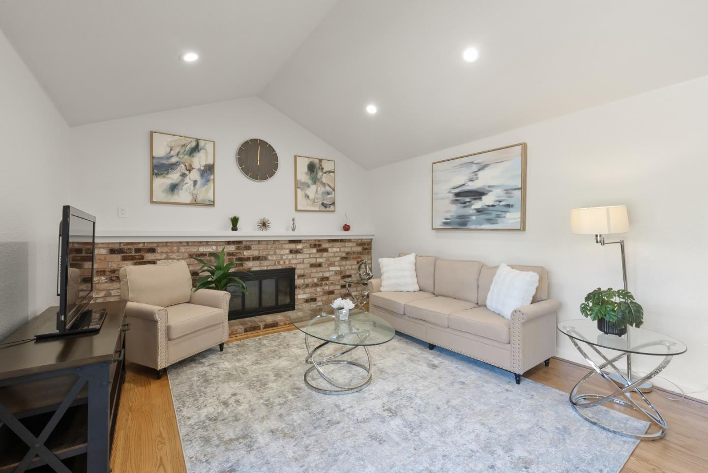 Detail Gallery Image 22 of 61 For 5274 Sunny Orchard Ln, San Jose,  CA 95135 - 4 Beds | 2/1 Baths