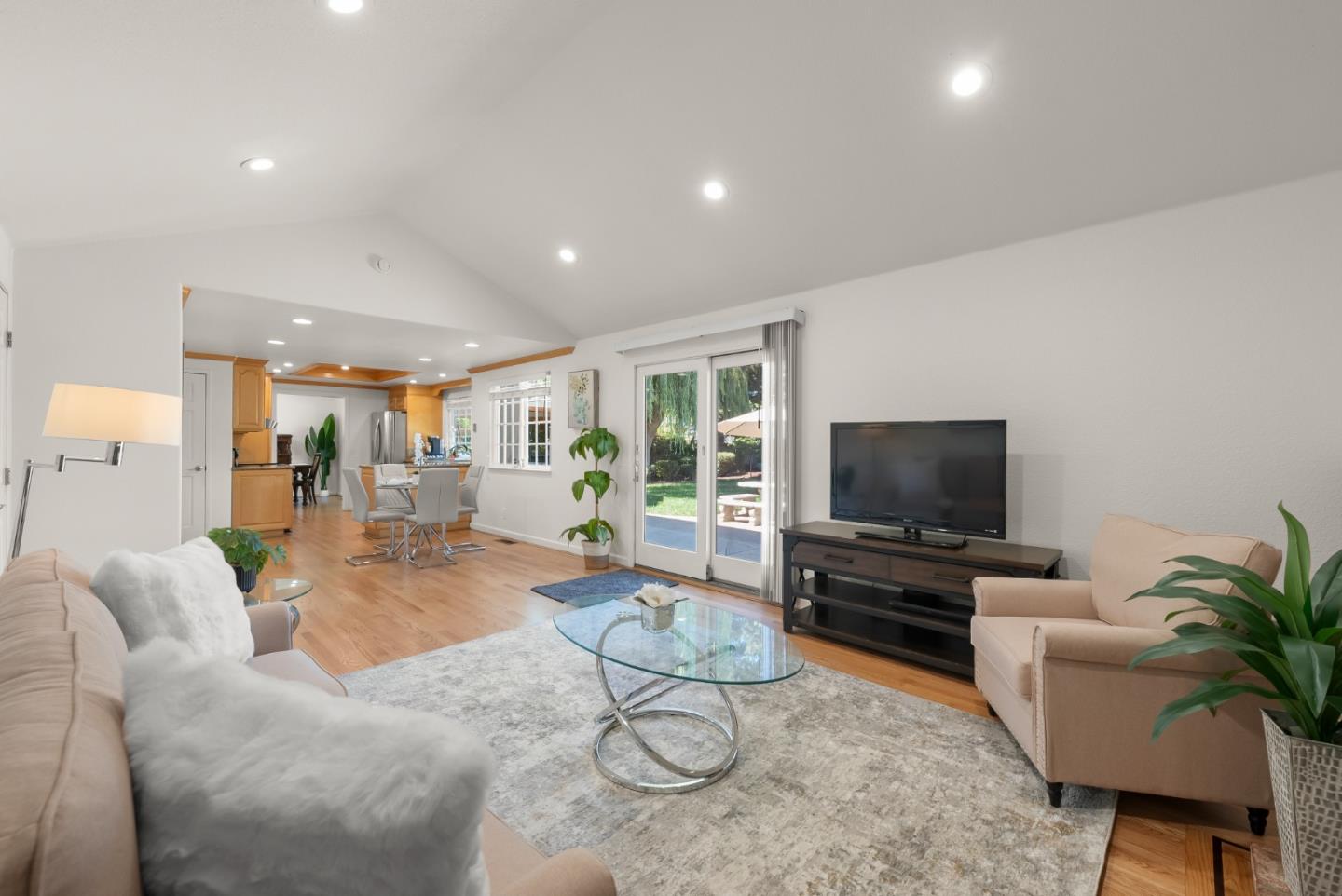 Detail Gallery Image 23 of 61 For 5274 Sunny Orchard Ln, San Jose,  CA 95135 - 4 Beds | 2/1 Baths