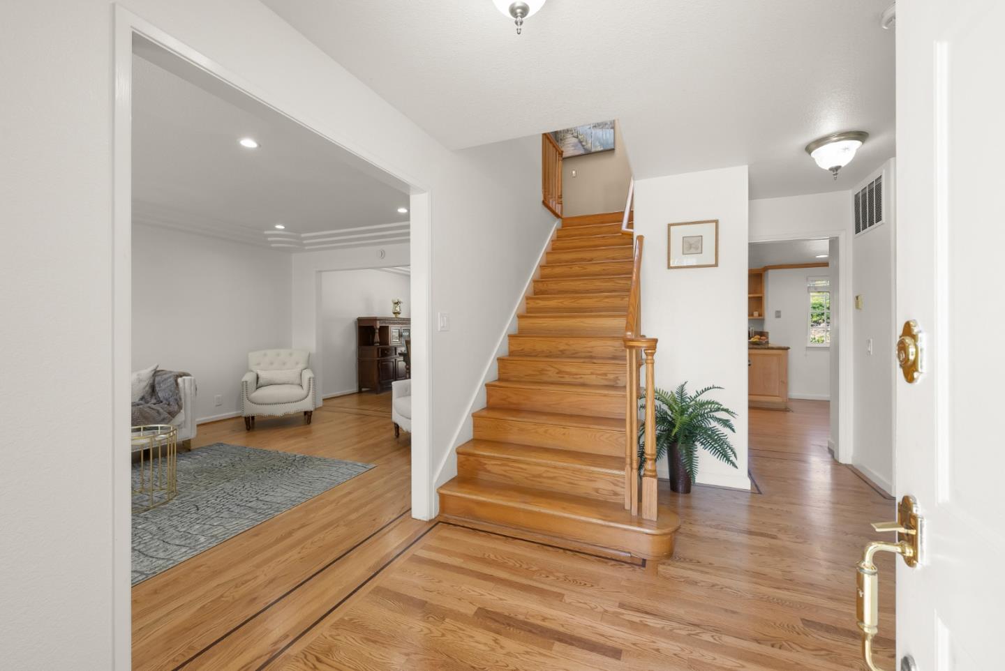 Detail Gallery Image 7 of 61 For 5274 Sunny Orchard Ln, San Jose,  CA 95135 - 4 Beds | 2/1 Baths