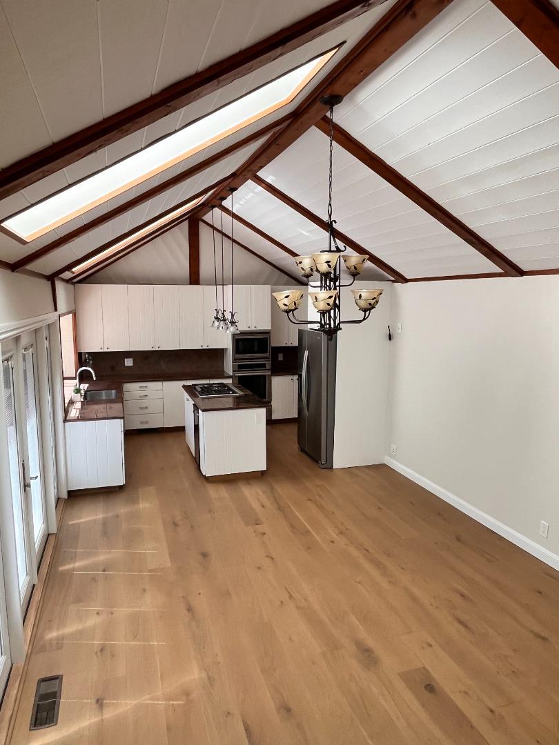 Front Image Thumbnail for ML82022694