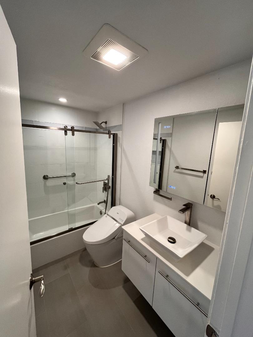 Detail Gallery Image 12 of 24 For 14 Dickens Ct, San Carlos,  CA 94070 - 5 Beds | 4 Baths