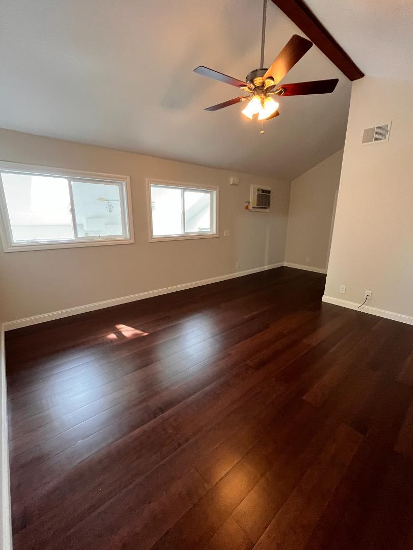 Detail Gallery Image 14 of 24 For 14 Dickens Ct, San Carlos,  CA 94070 - 5 Beds | 4 Baths