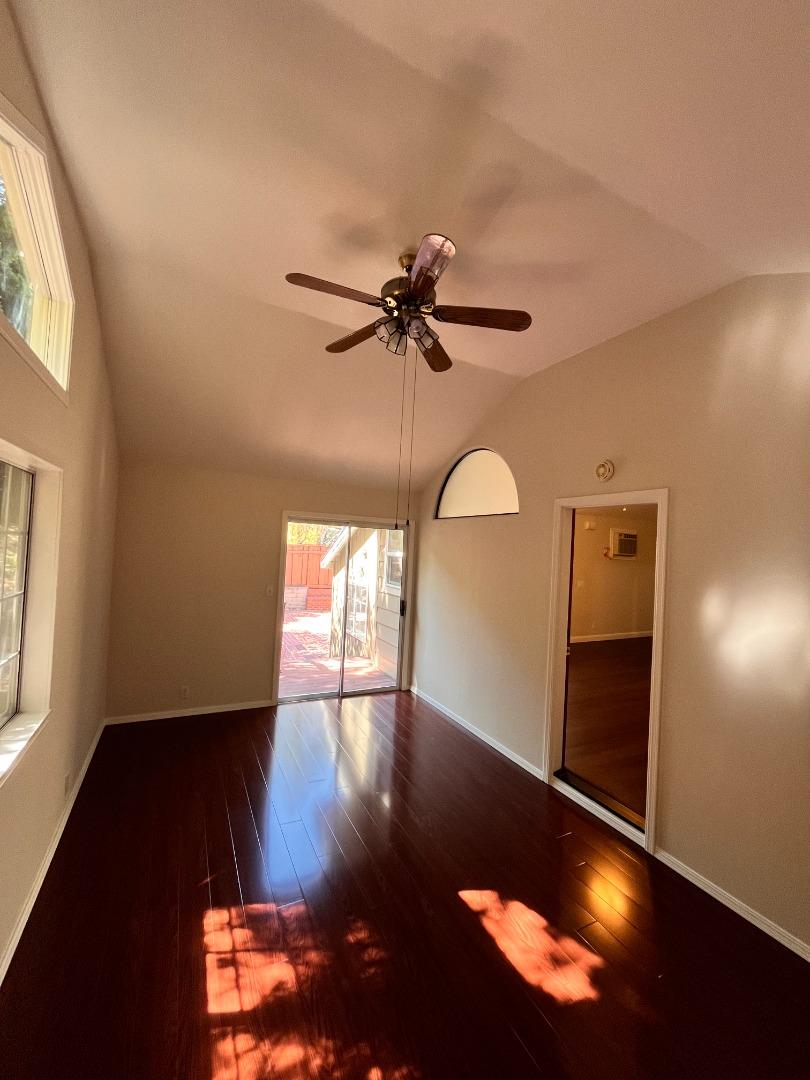 Detail Gallery Image 15 of 24 For 14 Dickens Ct, San Carlos,  CA 94070 - 5 Beds | 4 Baths