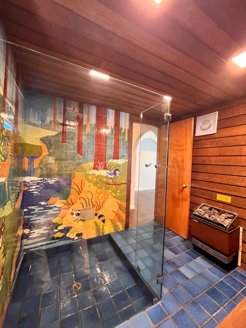 Detail Gallery Image 16 of 24 For 14 Dickens Ct, San Carlos,  CA 94070 - 5 Beds | 4 Baths