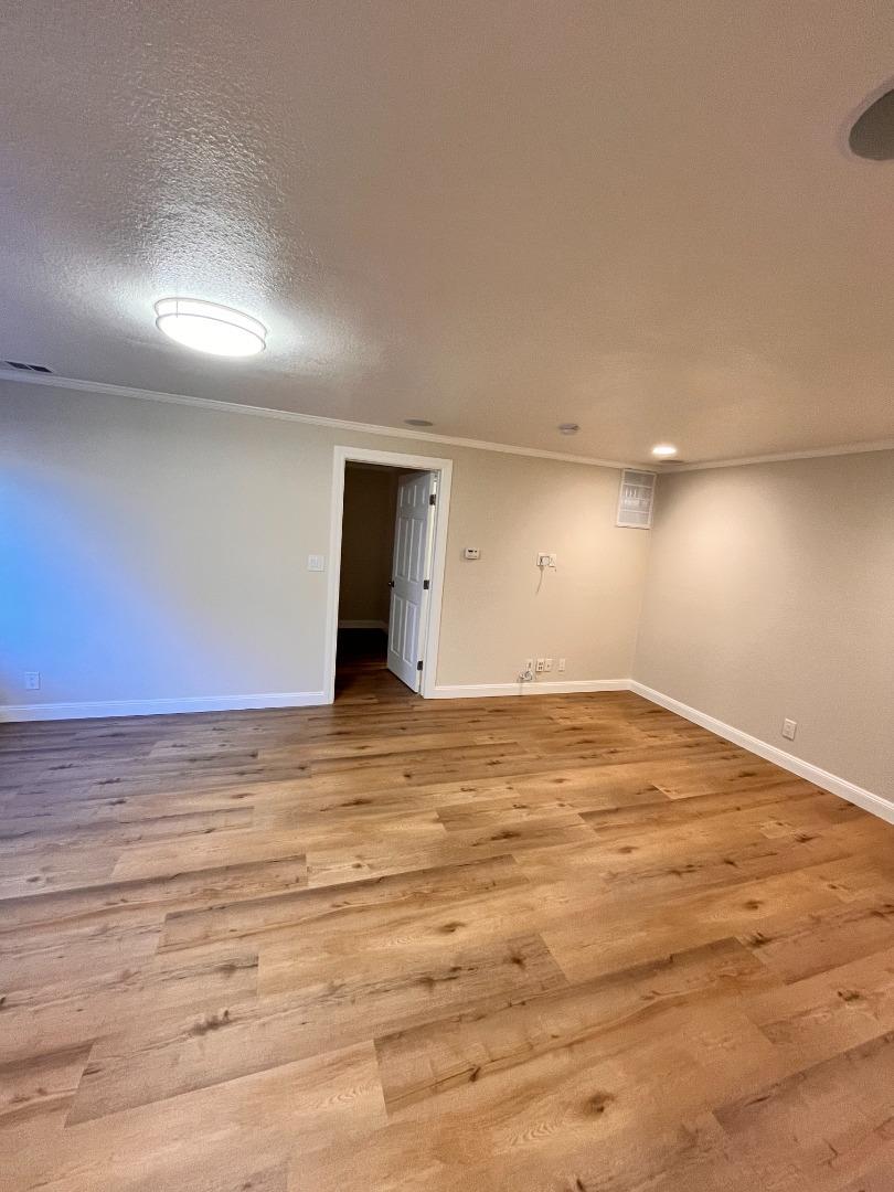 Detail Gallery Image 18 of 24 For 14 Dickens Ct, San Carlos,  CA 94070 - 5 Beds | 4 Baths