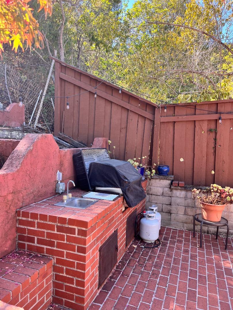 Detail Gallery Image 20 of 24 For 14 Dickens Ct, San Carlos,  CA 94070 - 5 Beds | 4 Baths