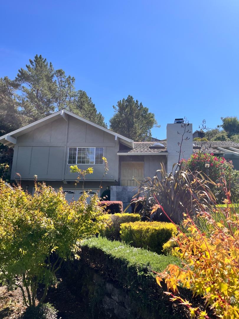 Detail Gallery Image 3 of 24 For 14 Dickens Ct, San Carlos,  CA 94070 - 5 Beds | 4 Baths