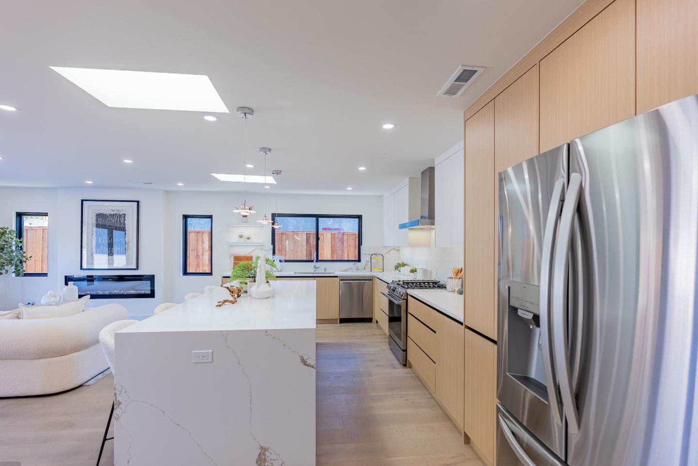 Detail Gallery Image 12 of 37 For 3310 Kirk Rd, San Jose,  CA 95124 - 4 Beds | 3/1 Baths