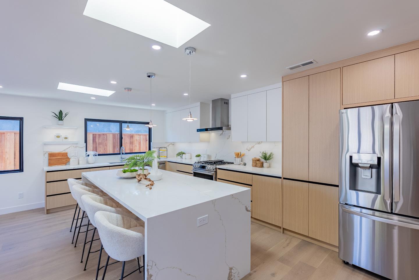 Detail Gallery Image 13 of 37 For 3310 Kirk Rd, San Jose,  CA 95124 - 4 Beds | 3/1 Baths