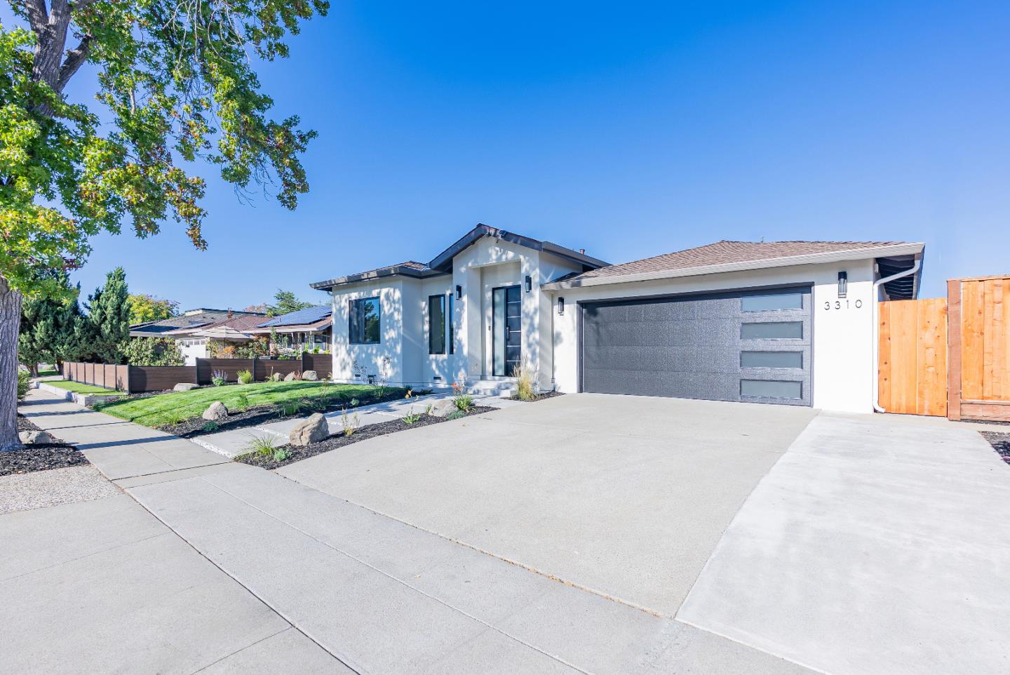 Detail Gallery Image 3 of 37 For 3310 Kirk Rd, San Jose,  CA 95124 - 4 Beds | 3/1 Baths