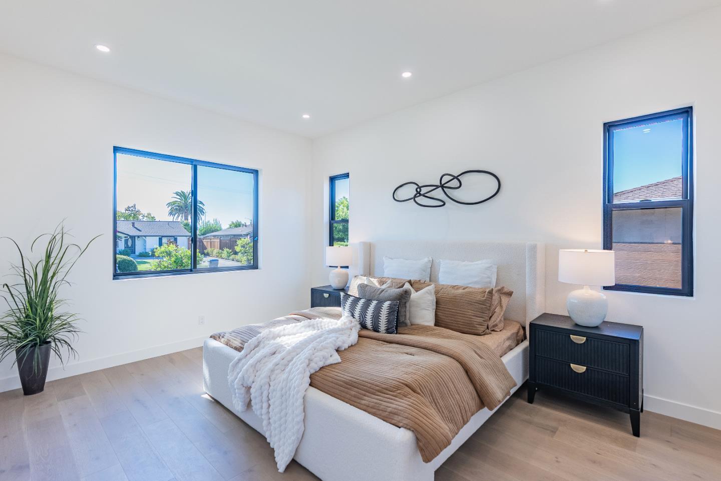 Detail Gallery Image 7 of 37 For 3310 Kirk Rd, San Jose,  CA 95124 - 4 Beds | 3/1 Baths