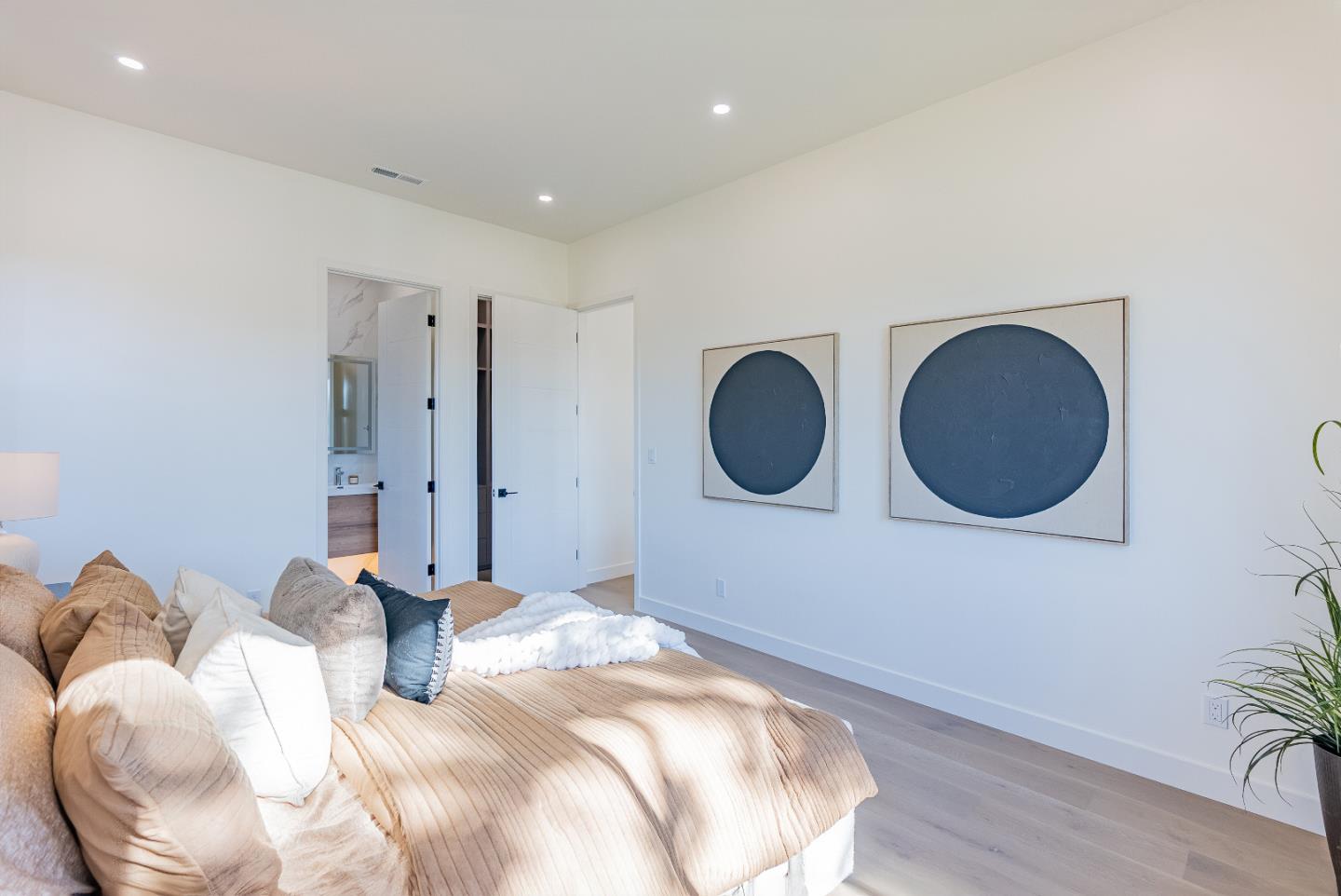 Detail Gallery Image 8 of 37 For 3310 Kirk Rd, San Jose,  CA 95124 - 4 Beds | 3/1 Baths