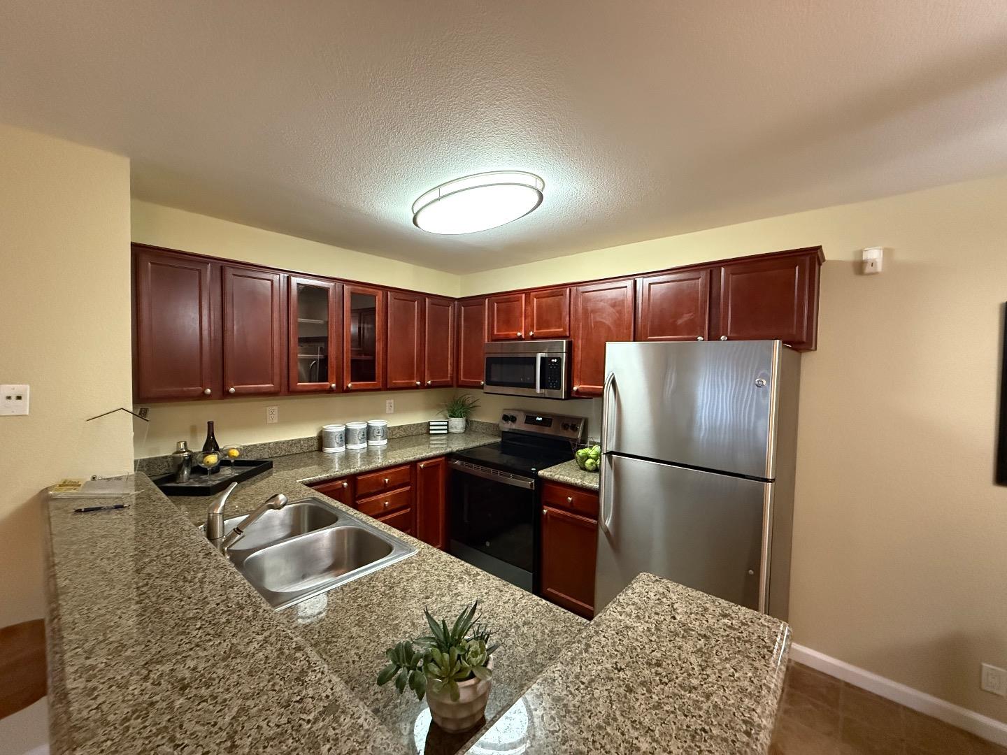 Detail Gallery Image 3 of 41 For 496 Dempsey Rd #199,  Milpitas,  CA 95035 - 2 Beds | 1 Baths