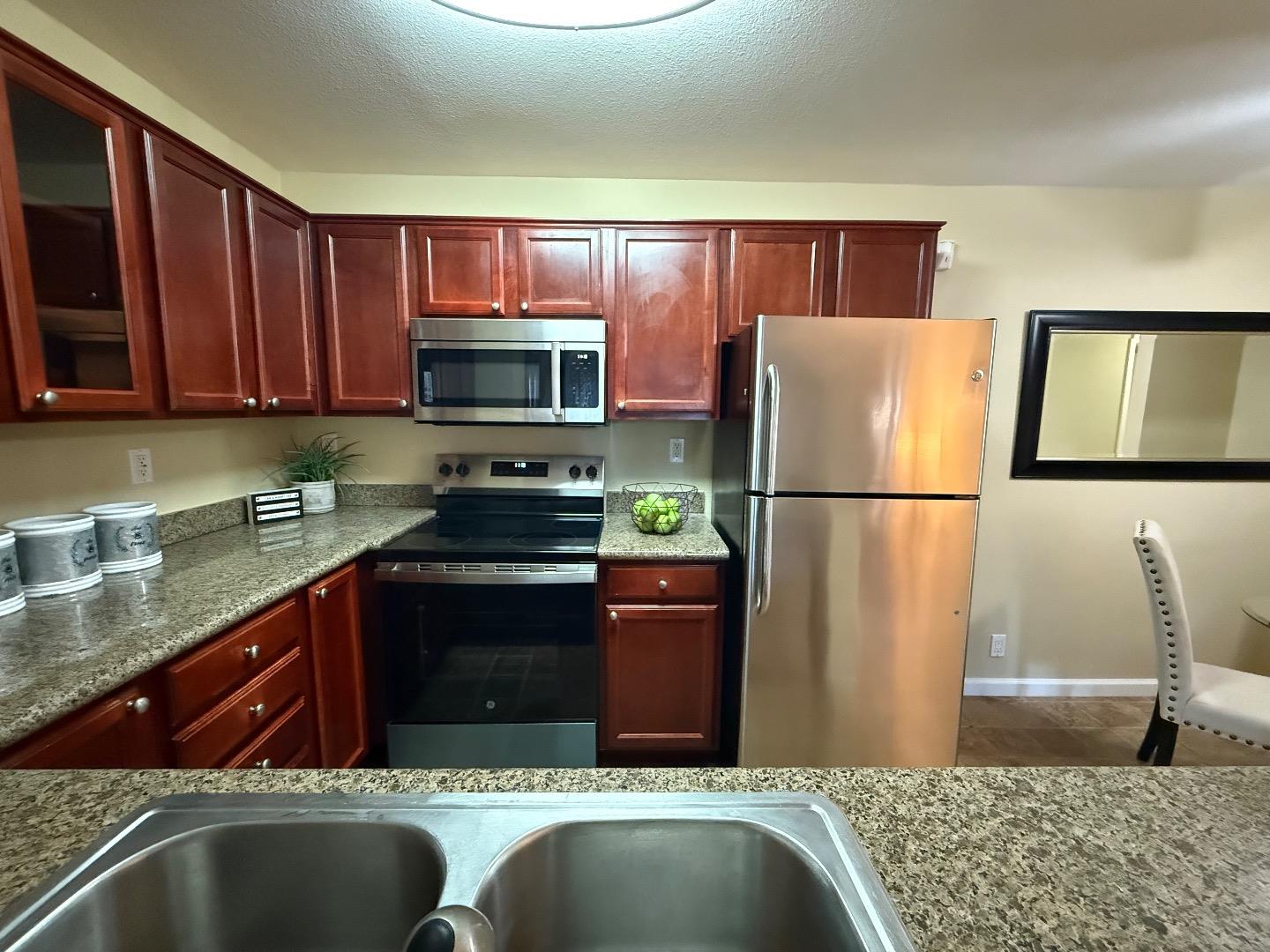 Detail Gallery Image 4 of 41 For 496 Dempsey Rd #199,  Milpitas,  CA 95035 - 2 Beds | 1 Baths